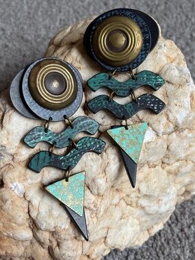 Vintage Pop Art Geometric Abstract Fishbone Dangle Black Green Spray Earrings